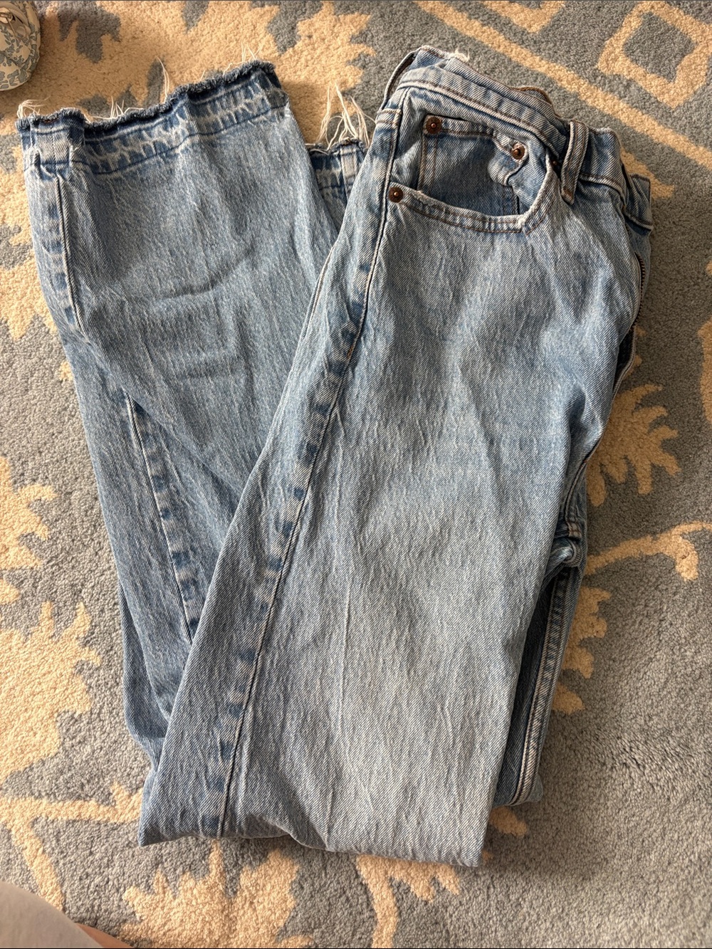 Abercrombie and fitch light wash criss cross waist jeans